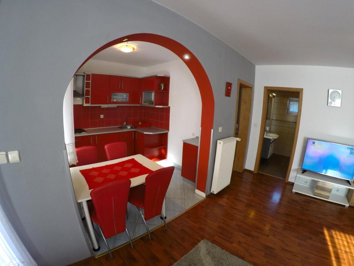 Apartments And Rooms Rea سفيتي مارتن نا موري المظهر الخارجي الصورة